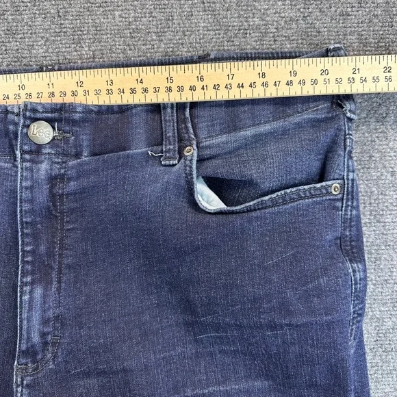 Lee Extreme Motion Men's 42x32 Dark Wash Athletic Fit Tapered Leg Jeans Stretch - Picture 11 of 15